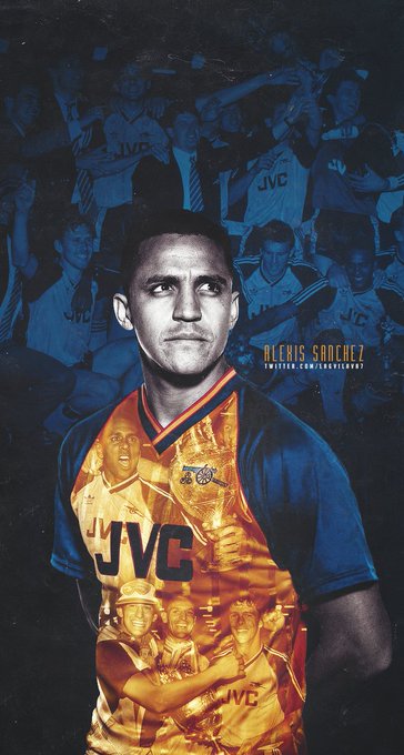 Alexis Sanchez in retro Arsenal shirt. Photographer: @Stuart_PhotoAFC https://t.co/Tq35yDQJZE