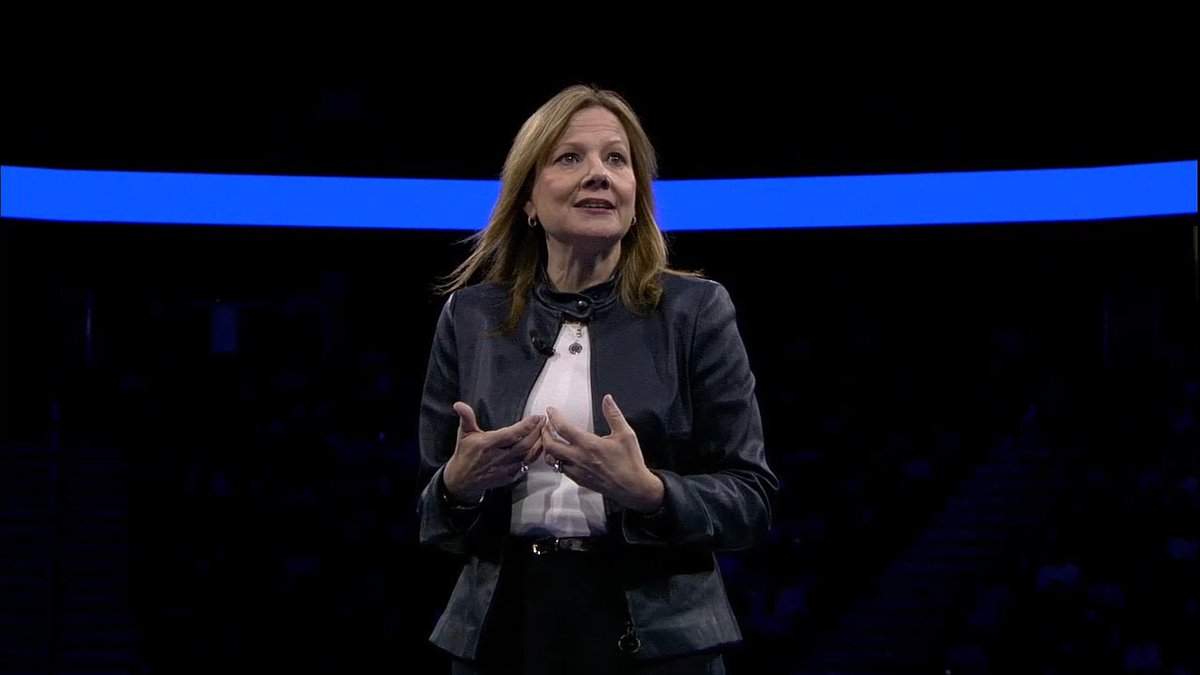 jeffspicer's tweet photo. "It's not tech for tech's sake. It's tech that's going to add value for the consumer." @mtbarra #ibmwow https://t.co/QNrIrXj5Lv