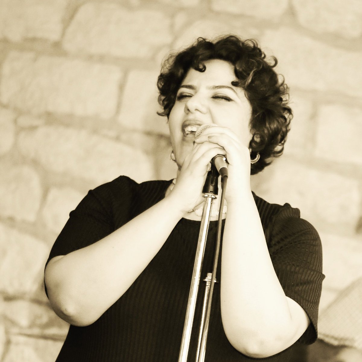 1beatmusic's tweet photo. "To be honest in every melody &amp; word. This is the way music sustains me." F2F interview w/@shereenabdo: https://t.co/dlJSFJusJ1
@ECAatState https://t.co/vpGEqcA5zY