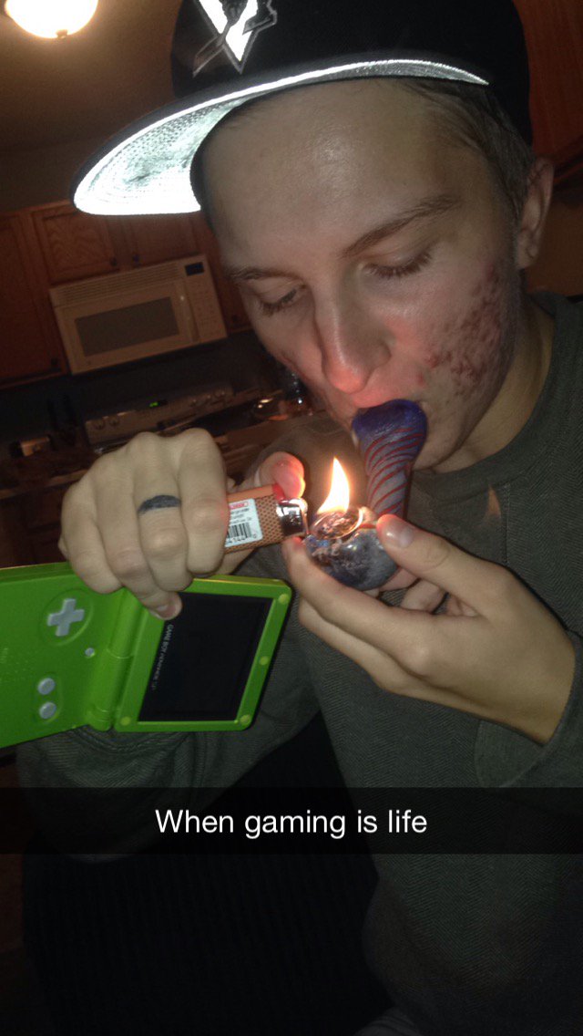 mich_meesh's tweet photo. #hbdseth #gamingislyfe https://t.co/pjO3VPq0qm
