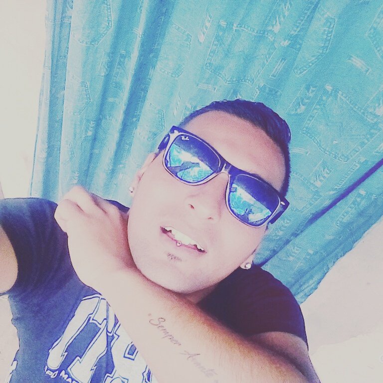 Emi32Eze's tweet photo. ~Te obedeci hasta donde pude, Mi Genio Amor~🎶🎧 https://t.co/0GzdjwPmRA