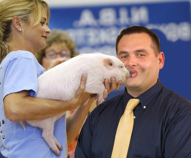 TheStoneTeacher's tweet photo. My prediction for tonight's pig kisssing spectacular!  @AkinsAISD @MsHosack #this_isn't_so_bad https://t.co/SHWib16sL5