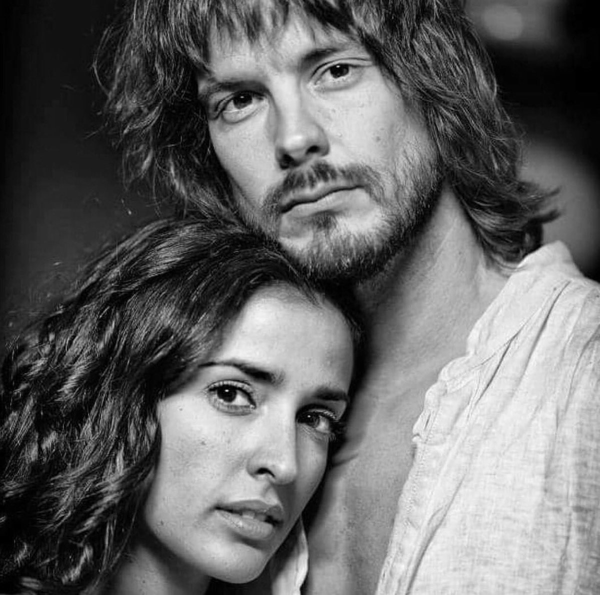 InmaCuestaWeb's tweet photo. Después de 9temporadas de @aguilaroja_tve espero mañana tengáis un final feliz...#aguilarojafinal foto: @alamoberto https://t.co/wJQsJnOAey
