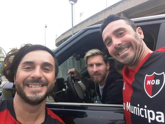nobmuse's tweet photo. Algunas vez viste dos #Lepras más felices que éstos en una foto...?😂 Tres Cracks!!! https://t.co/m1zNXNK0gU