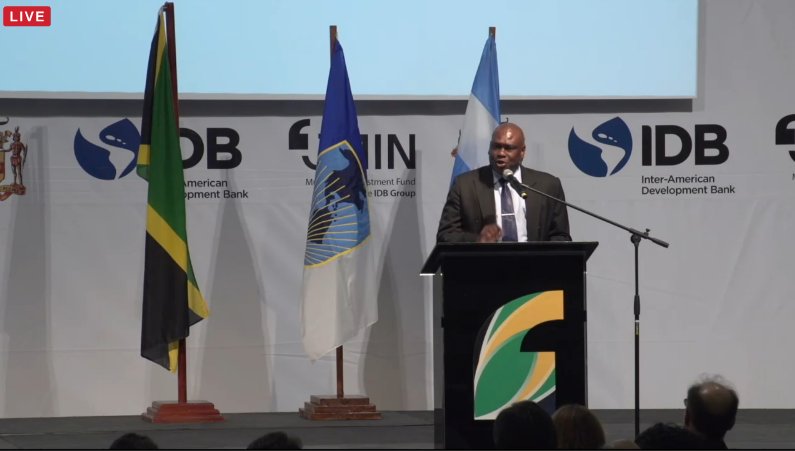 IDB_Lab's tweet photo. Live now the closing session of #Foromic #ForomicJa2016 live on Room B. https://t.co/swVOytYeao