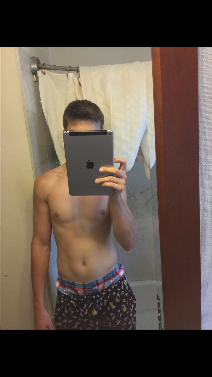 declan_James6's tweet photo. After 3 months of the hardest workouts I've ever done im proud to say i completed the bar brothers program. @NovovicLazar  before and after https://t.co/qHTSiqeE6W