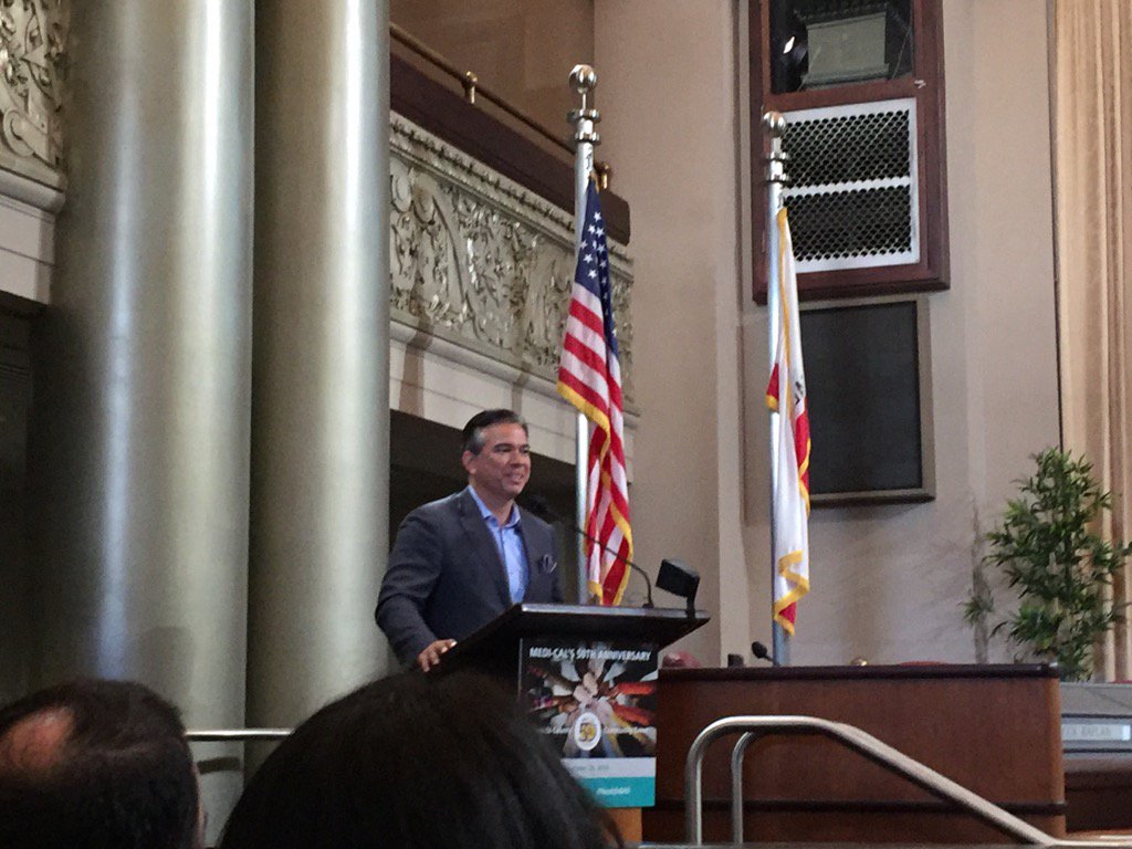 mikeyodeh's tweet photo. .@RobBonta playing "clean up" at #MediCal50th #Oakland celebration! Time for cake 🍰🎉🎈 https://t.co/Q7AM7vCPhq