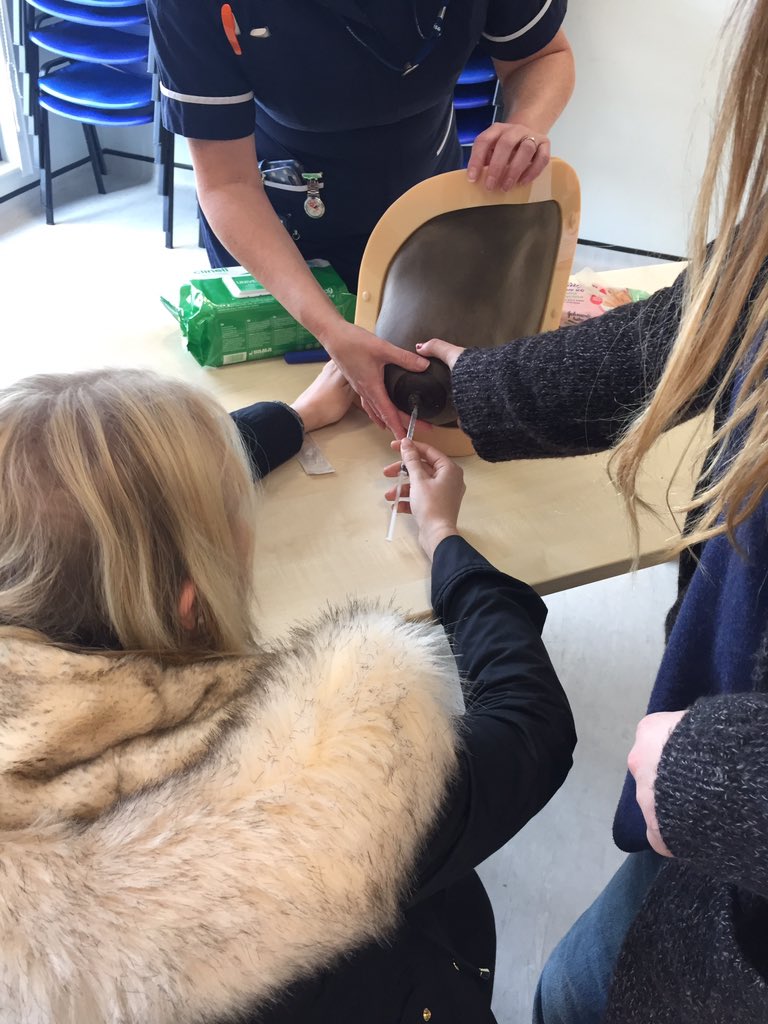 juleskch's tweet photo. @HullSimulation @HEYNHS #learningskills #dayinthelifemidwife https://t.co/bpWNvL7ZXB