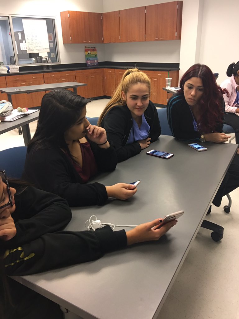 metcalpa's tweet photo. Reviewing pharmaceutical terms with https://t.co/4ktpKGe89D in Mrs. Rivera's class #quizlet @Colemama @LWTechCollege https://t.co/if1YxGMGWC