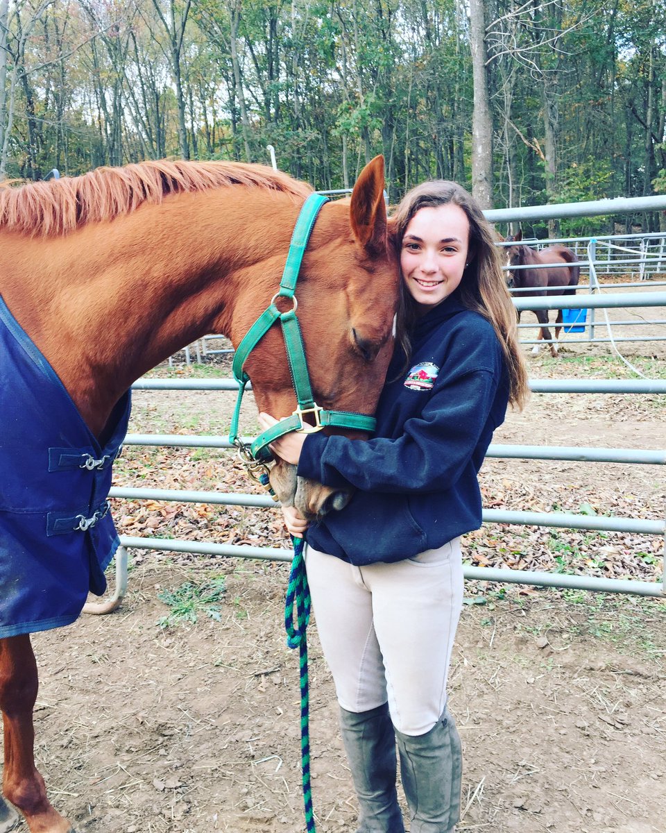 leszkomackenzie's tweet photo. Had an amazing birthday and I'm so happy I got to spend it with my favorite mares. https://t.co/xgqAxMs4Mx