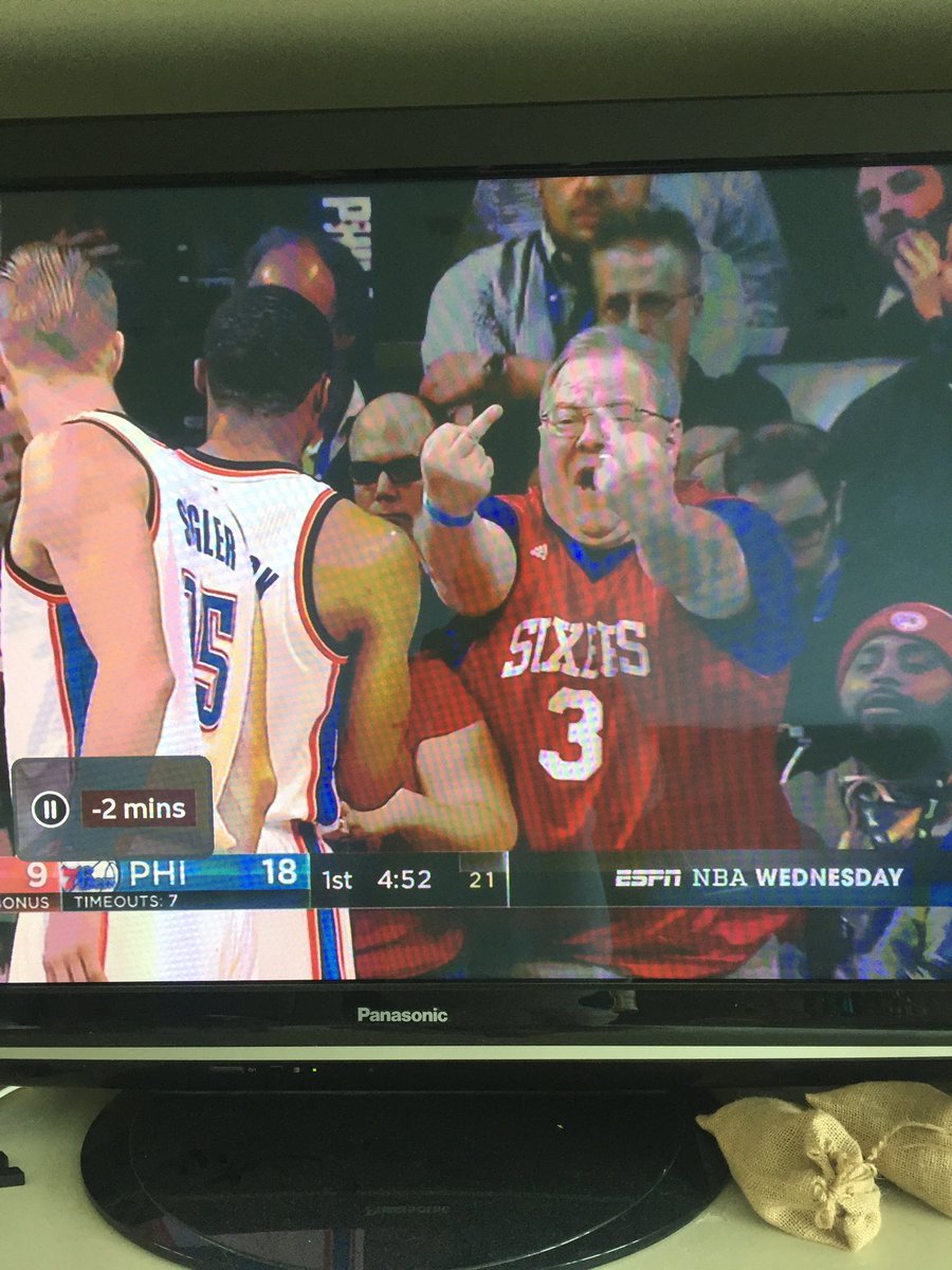 DerekdeBoorder's tweet photo. @philidelphia76 fans showing their appreciation to @russwest44 #NBA https://t.co/gGa9g5T9MS