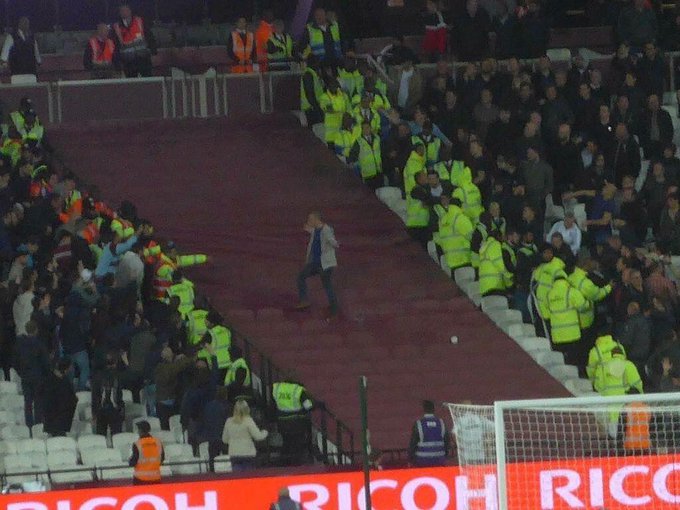 Chelsea fan going at West Ham fans on his own at the game tonight. #CFC #WHUFC https://t.co/5sR8LOFIeu