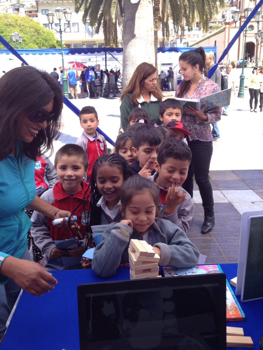 Ejovenchile's tweet photo. Team #Coquimbo en II Feria Escolar de Ciencia, M. Ambiente y Tecnología "Francisco Varela Garcia" #RompámoslaJuntos https://t.co/PLX4X9usjY