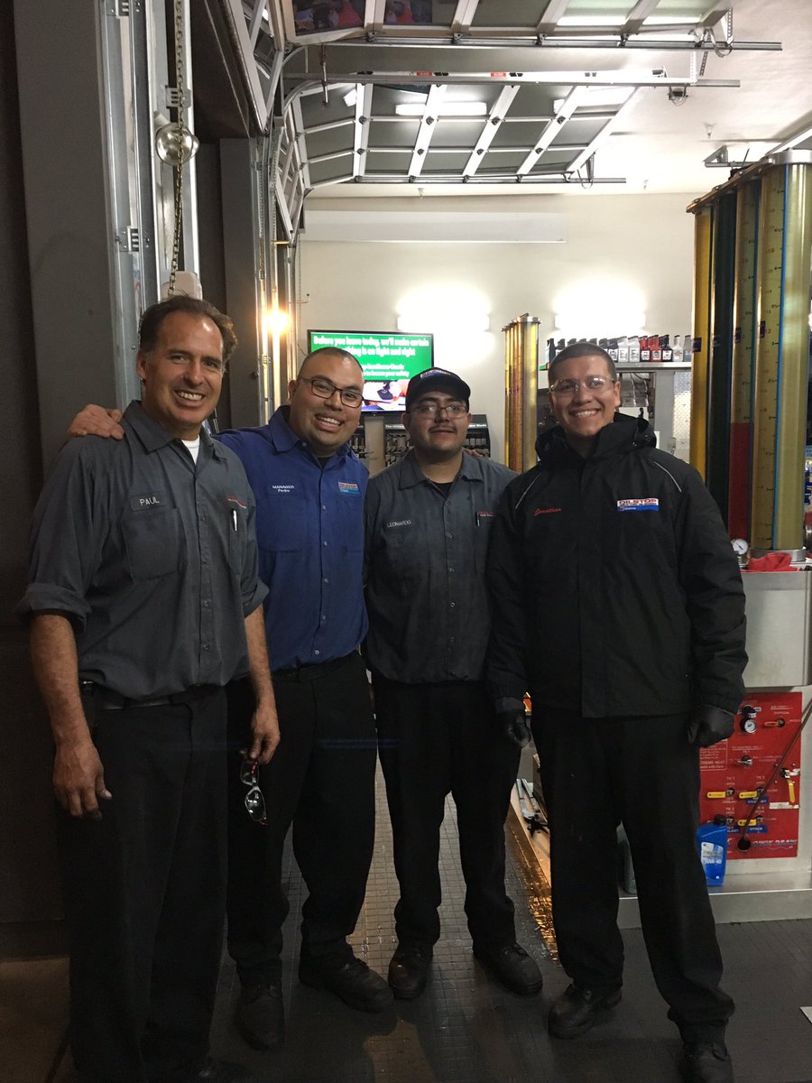 PeerThru's tweet photo. How do you know if your employees are engaged? Ask your customers. I drive an extra 20 miles for an oil change w/this crew. @OilstopInc #EB https://t.co/IeRbx8bNCO