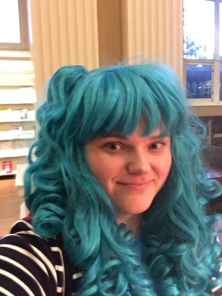 sarah_eliz_gray's tweet image. The organizers and attendees are partying hard(ish) at the #devopsdaysphl happy hour.