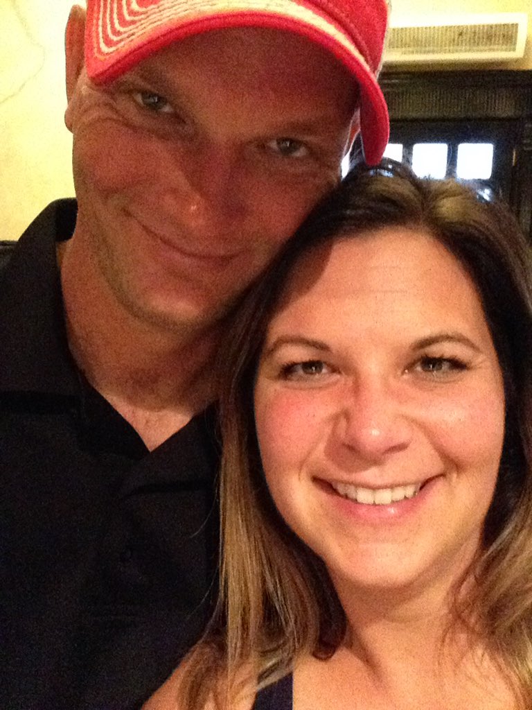 1linzr's tweet photo. We have arrived...we have had a lot of #redstrip and are ready to roll.. https://t.co/FzxLAYJ6W4