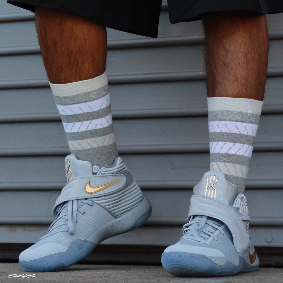 kyrie 2 battle grey