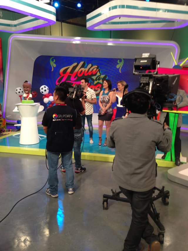 farfanklugfans's tweet photo. Hola feliz miércoles!!!!! Les dejo algunas fotitos de nuestra bella @MelissaKlug1 en hola a todos... #HBJF https://t.co/EWwtOiqJIf