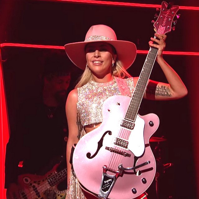 beebeeinfo's tweet photo. @ladygaga is all about the A-YO

https://t.co/jIYHIQVSuW

#LadyGaga #Joanne #SNL #thelateshow #NewMusic #live #performance #newalbum https://t.co/dUt1K3z9lu