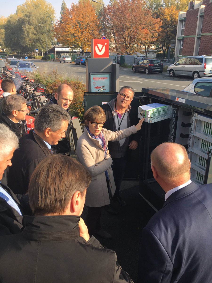 nicoPRYS's tweet photo. @Orange_France partage son expérience sur le déploiement du réseau #FTTH avec @Telstra ,1er opérateur télécom d'Australie #Orange_nord https://t.co/iCTK9Oj2Ya