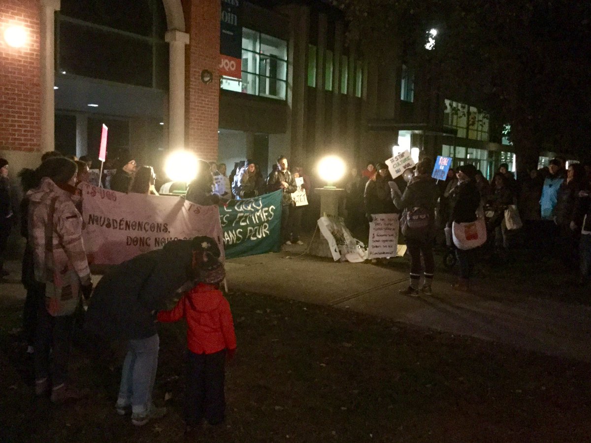 Des dizaines de personnes sont réunies à l'UQO pour manifester contre «la culture du viol».