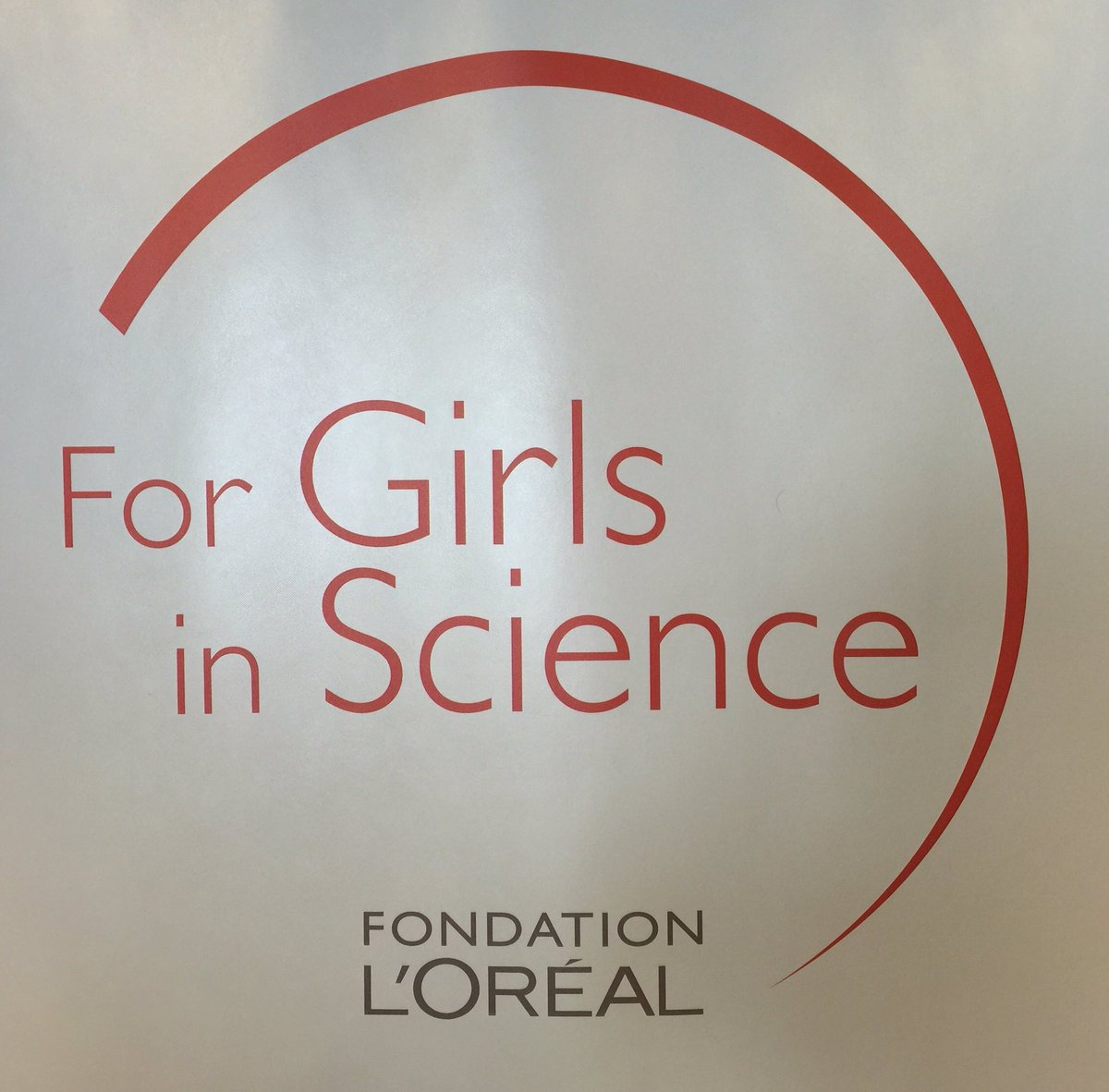LOrealAUNZ's tweet image. Excited to be at @UNSWScience for our #girlsinscience2016 forum
