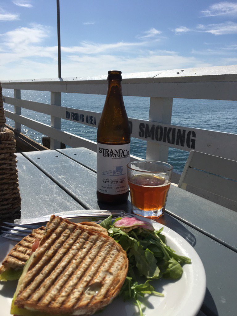 robertahrens3's tweet photo. Lunch in Malibu #tastesbetterinCA https://t.co/b2yZAFUfbb