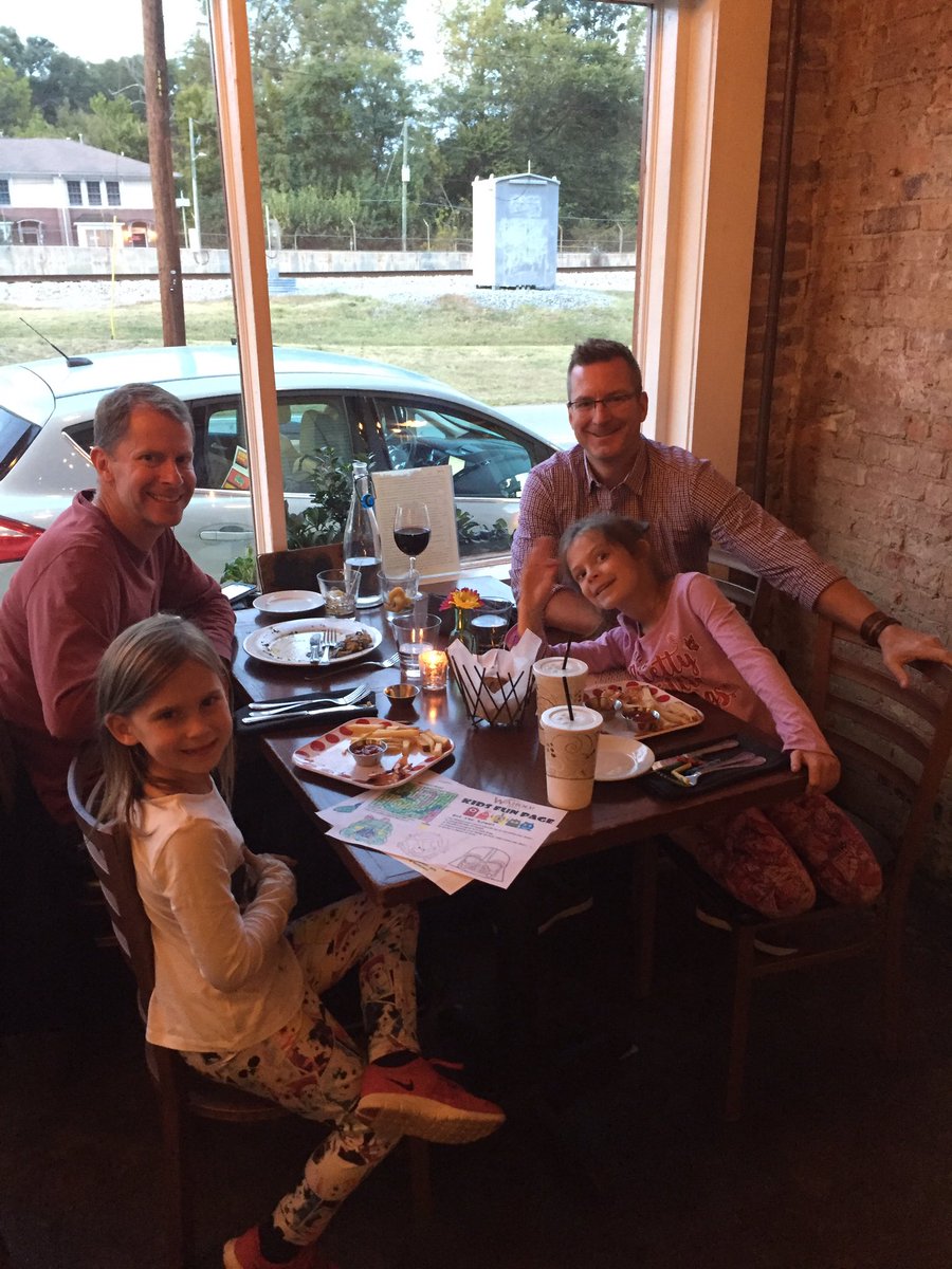 DecaturF2S's tweet photo. #WestchesterWolves @WahooGrill for #FallDineOut. Come get today's catch! ๐ ๐๐ก https://t.co/iTLOZkkxqp