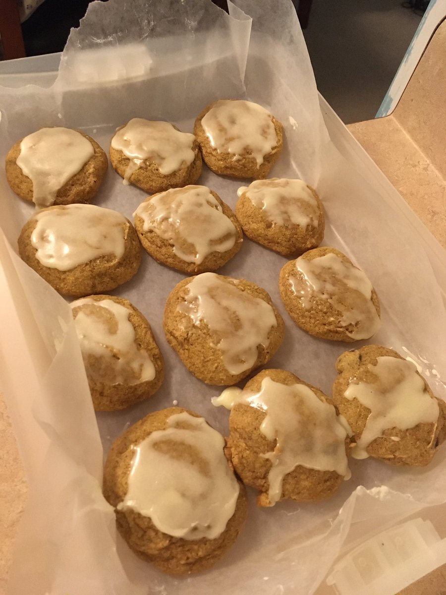 everythingfitz's tweet photo. Hello glazed pumpkin cookies, long time no see. #longlivefall #glutenfreebaking https://t.co/eYAjJfrj57