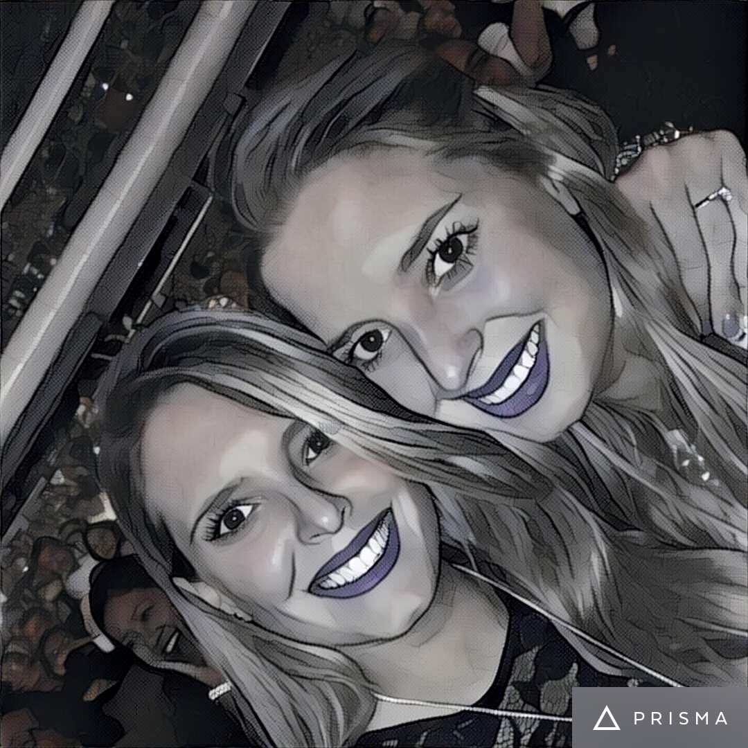 Plahera's tweet photo. My sweet love 👯❤️ @claudialahera #sisters #twins https://t.co/XjDm2udkSD