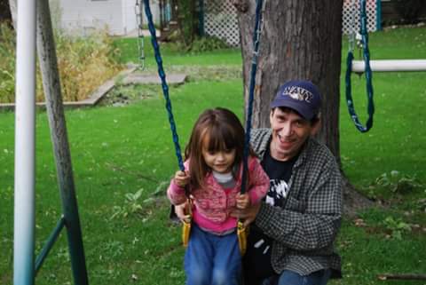 EricLouRigs's tweet photo. This is my daughter, and this is my dad. I need to remain strong and help myself so that I can help them. #Family https://t.co/W645vgi5OF