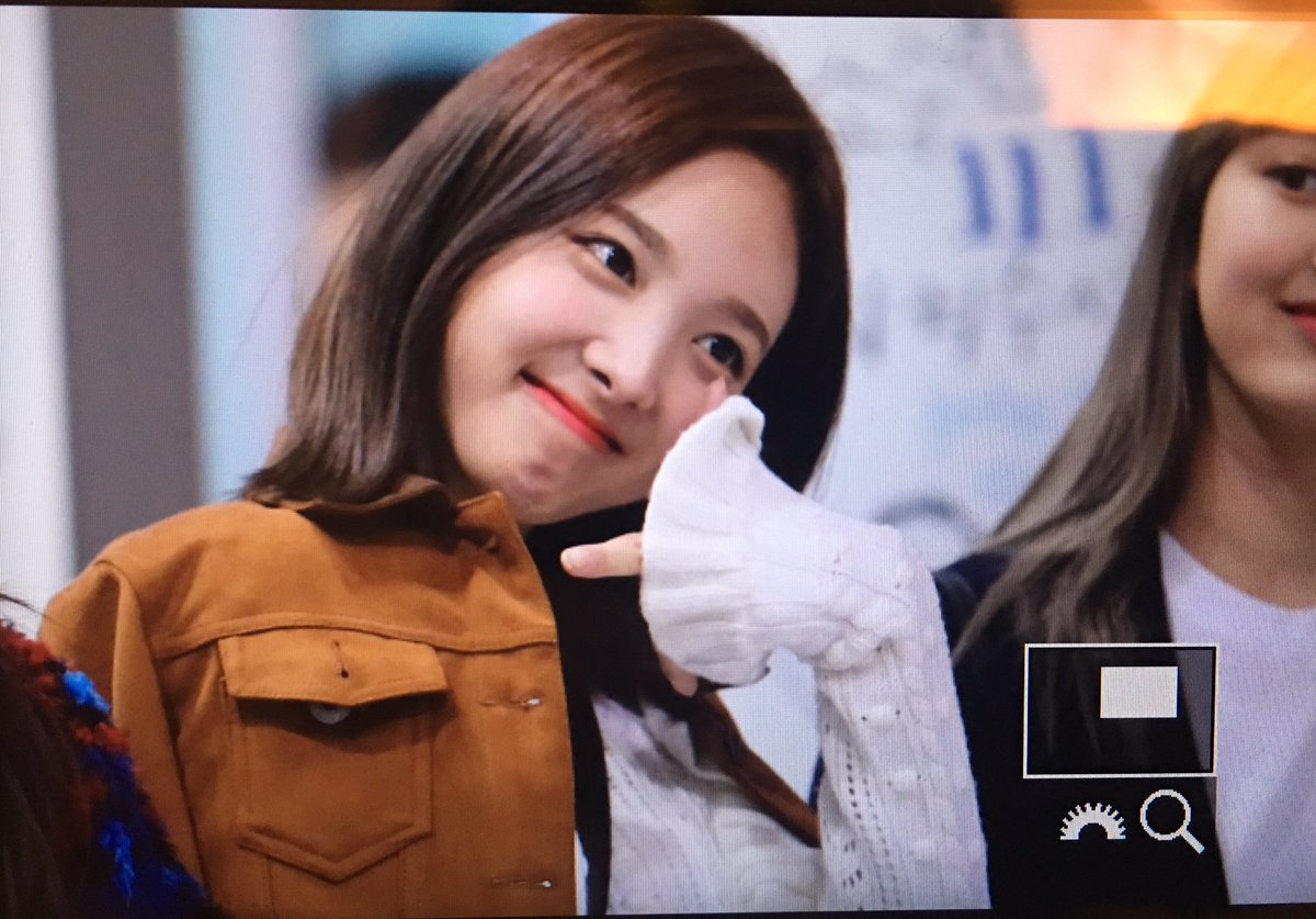 Twice ナヨン プレビュー 나연 Nayeon Twice 트와이스 Tt 金浦空港 나연 Nayeon Twice 트와이스 Tt Disk Disk611