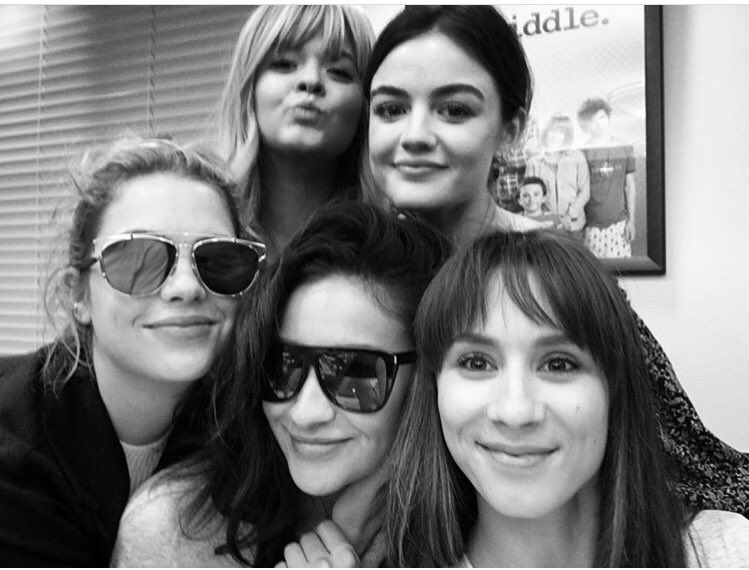 90sfklore's tweet image. How is it the last day already for these girls😭 Thankyou for an incredible 7 years!! 💖💖 #PLLfamilyforever @imarleneking