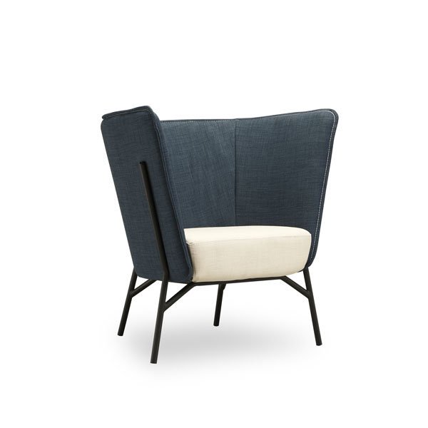 CeetsNYC's tweet photo. A sleek and modern chair. Reminds me of the Jetsons cartoon when I was a kid. https://t.co/5pbNzlyWPK