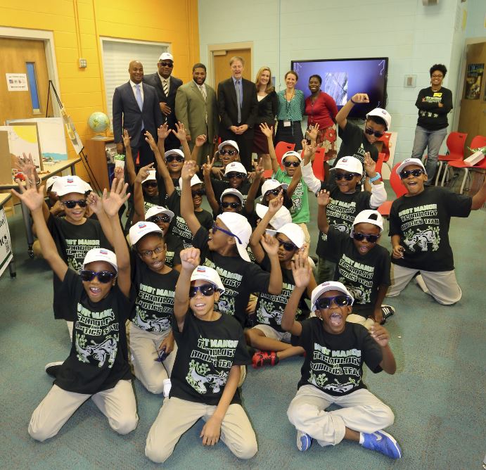 ajc's tweet photo. Chevron program gives West Manor Elementary $5,500 in supplies https://t.co/UDDDDoBPNx https://t.co/1BApAbBYZQ