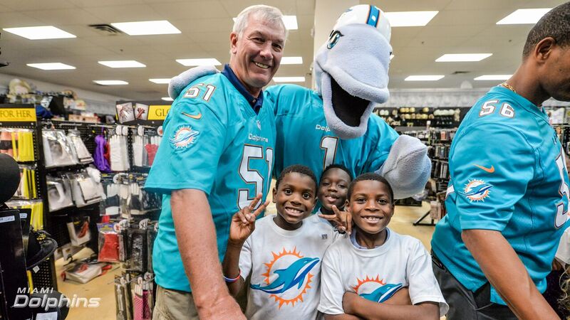 DolphinsAcademy's tweet photo. We had a BOO-tiful time at Halloween Shop with a Fin! @MiamiDolphins #Halloween #TrickorTreat #Costumes https://t.co/uplbpmOj8A
