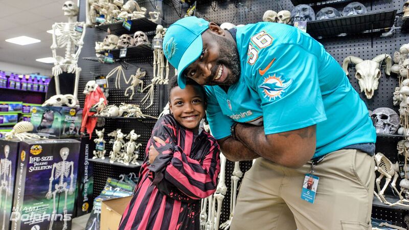 DolphinsAcademy's tweet photo. We had a BOO-tiful time at Halloween Shop with a Fin! @MiamiDolphins #Halloween #TrickorTreat #Costumes https://t.co/uplbpmOj8A