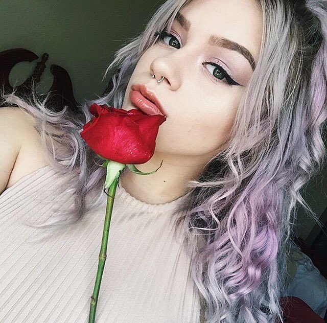 You're As Pretty As A Rose🌹💕

{ Message Me? }
✨Need More Friends✨