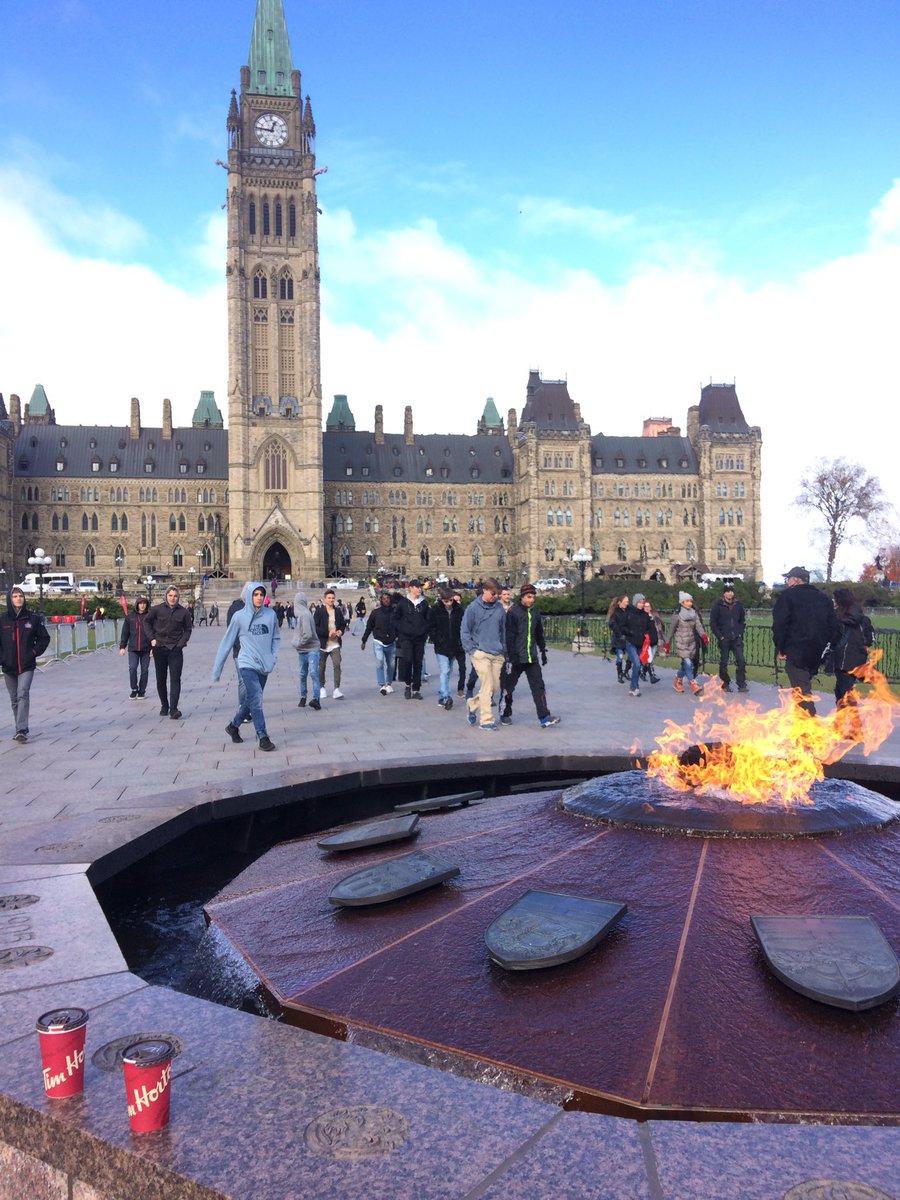 KyliePenticost's tweet photo. During #CACEcon2016 free time, I took the opportunity to sightsee & have some family time! What a beautiful city #Ottawa is! 🇨🇦 https://t.co/lRUFrs8mt4