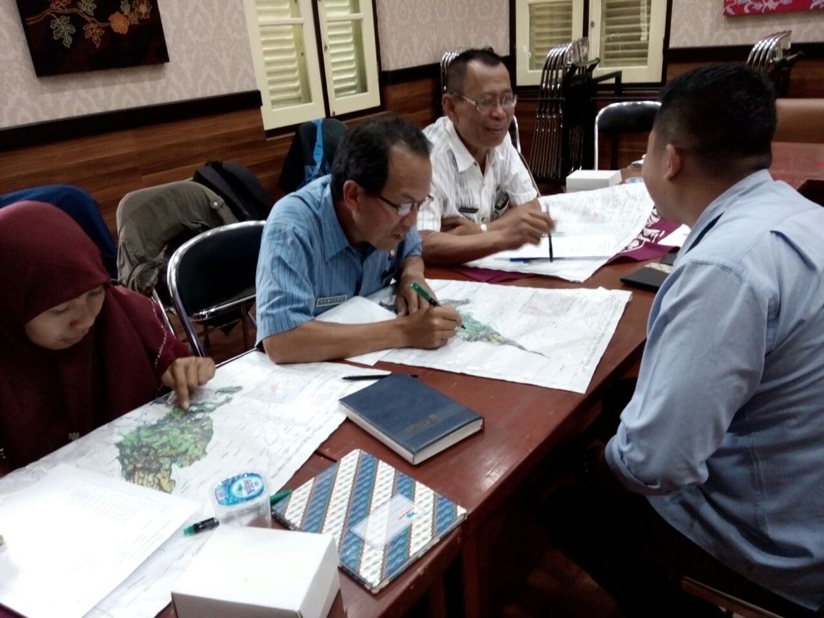bappedawonosobo's tweet photo. #LP2B: PPL dipandu Bid Ekonomi Bappeda #Wonosobo dan Dinas Pertanian dan #Perikanan memetakan Lahan-lahan berpotensi https://t.co/1nCP1dmMk8