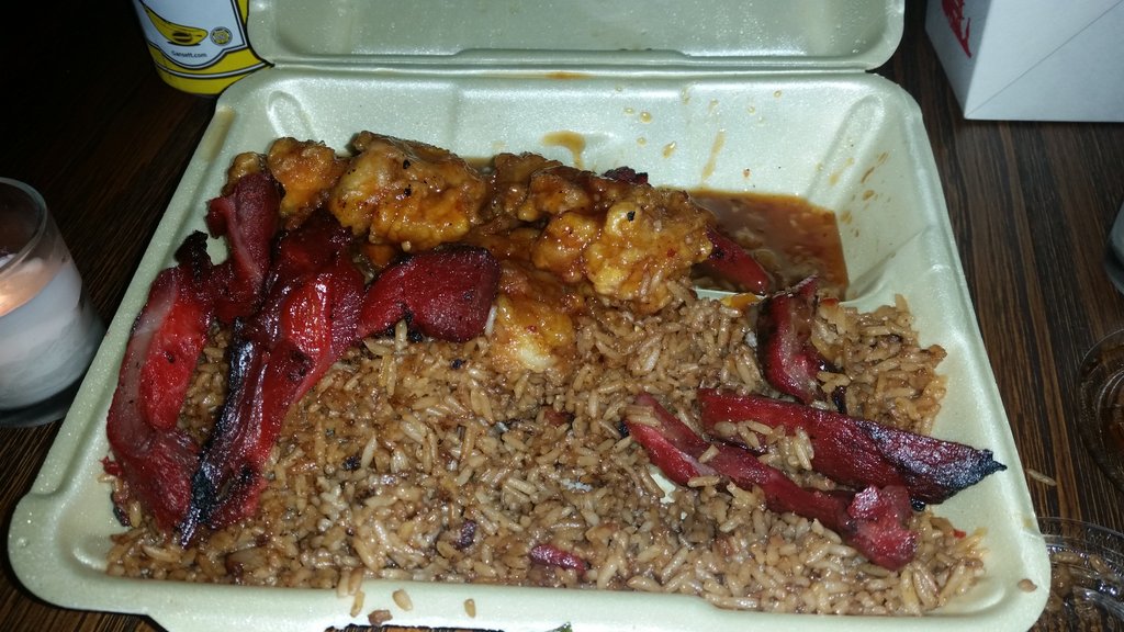 BonacciReport's tweet photo. @AskTSA can I take my leftover Chinese food through security? Don't want to pay a ton for food at the airport. https://t.co/YgV6gJ0Eu8