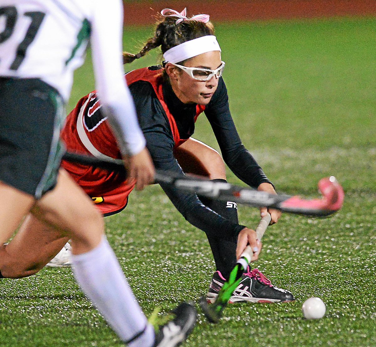 ReporterSports's tweet photo. FIELD HOCKEY: @bbeck_15's 2 goals lead @Monarchs_Rule
past @Dock_FH in District 1-A semis. (By @khunter10) https://t.co/gL1MNHRZeu https://t.co/BYjp1IhYDF