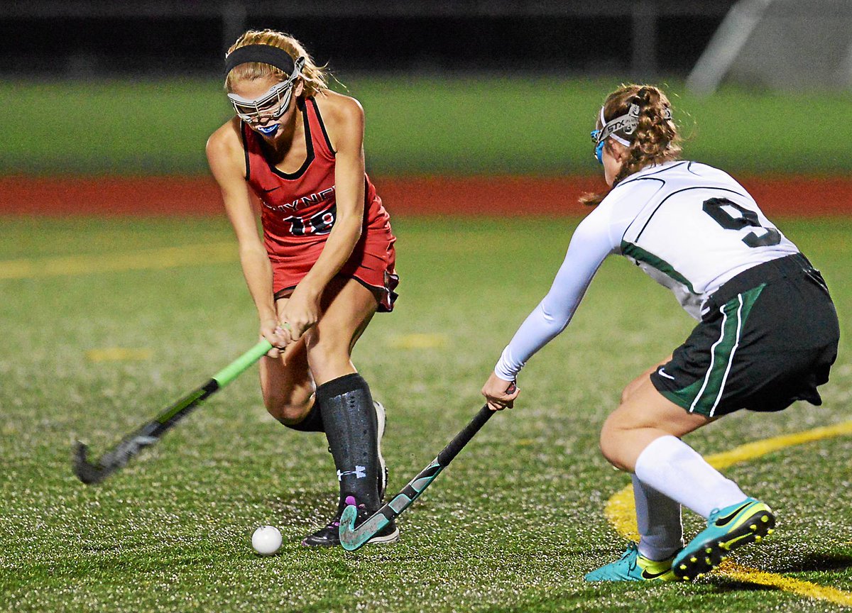 ReporterSports's tweet photo. FIELD HOCKEY: @bbeck_15's 2 goals lead @Monarchs_Rule
past @Dock_FH in District 1-A semis. (By @khunter10) https://t.co/gL1MNHRZeu https://t.co/BYjp1IhYDF