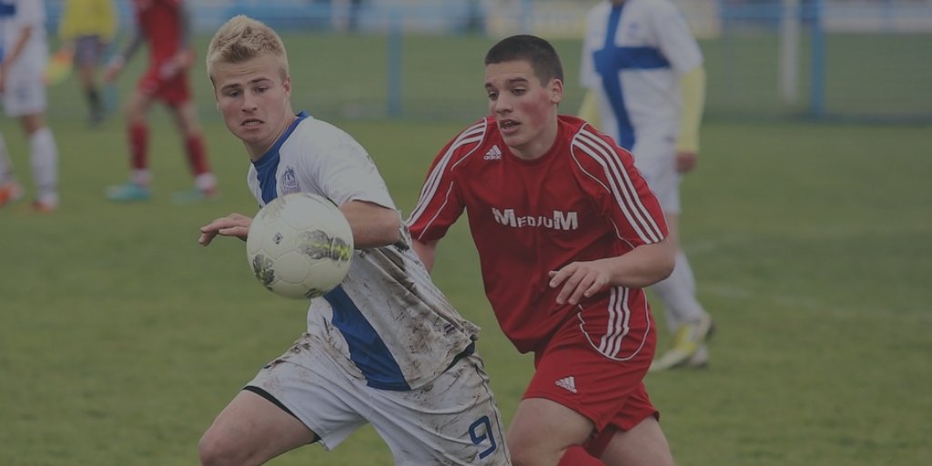 thebraindiva's tweet photo. Heading a soccer ball causes instant changes to the brain via ScienceDaily & @DocAmen https://t.co/QgBaMr8f2i #brainfitlife #youthsports https://t.co/INGnRBP6gJ