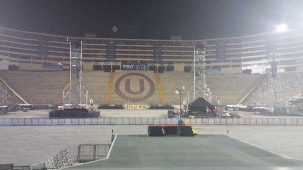 2016.10.27 - Estadio Monumental, Lima, Peru CvvK1iTXYAAWUIj