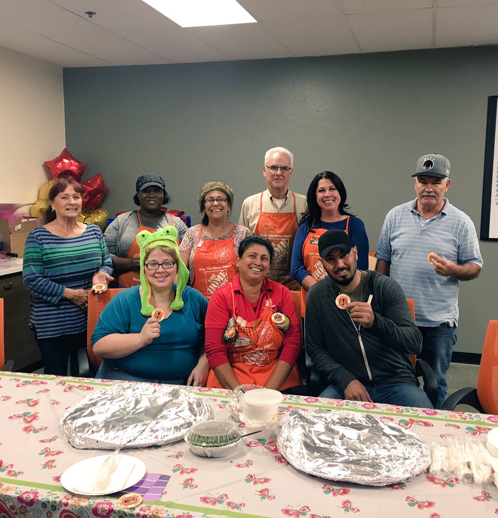 SarbGill01's tweet photo. Anniversary luncheon! Thank you for all that you do! #pacnorthproud https://t.co/R6HPvjvTtF