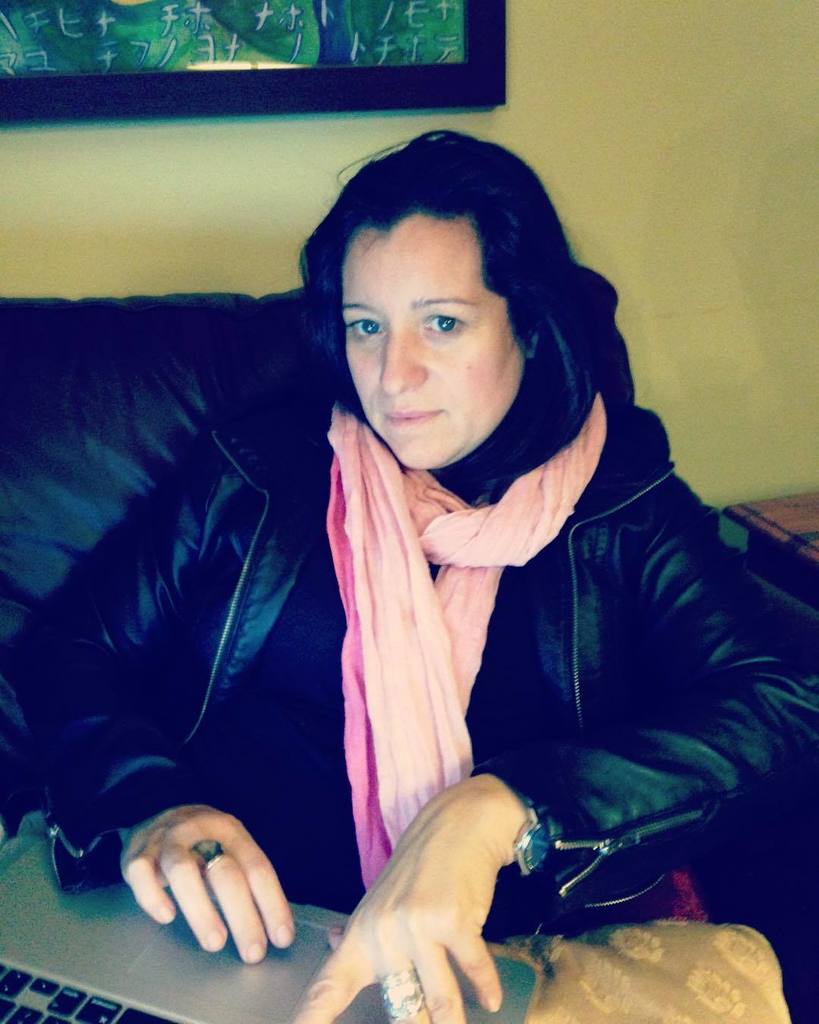 jerroldhewson's tweet photo. My wife edits in her leather jacket. Rock star! @martahewson #rockstar #editing #learherjacket https://t.co/Ww94NJoooh