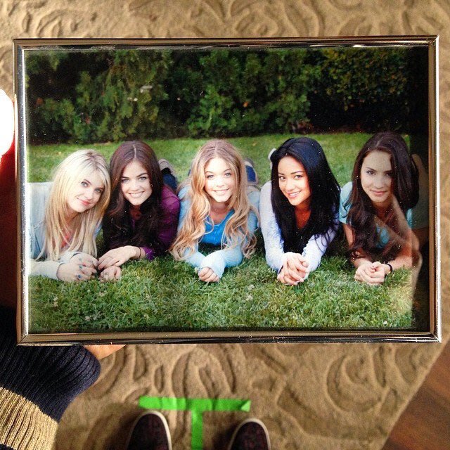 HalebScenes's tweet photo. Their first and last day on set 😭

#PLLFinale https://t.co/rAxrlNriVu