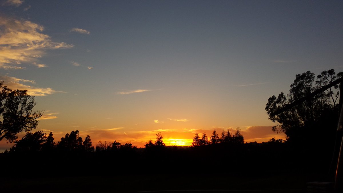 TRE_Advisors's tweet photo. Unbelievable end to an unbelievable day. #SantaBarbaraSunset #36holes #ValleyClub https://t.co/16HJ4nFoMb