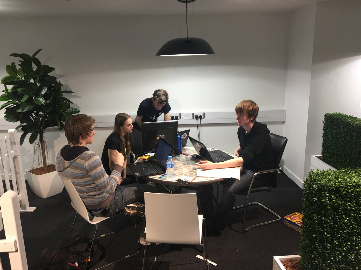 QUBEEECS's tweet photo. 2:45am @AllstateNI #AllstateDataHack in #CSB @QueensUBelfast &amp; the project room is still buzzing with activity predicting data https://t.co/CqFTaZO2Ch